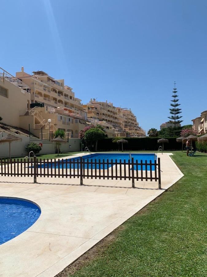 Ferienwohnung Encantador Piso Con Terraza Y Piscina Benalmádena Exterior foto